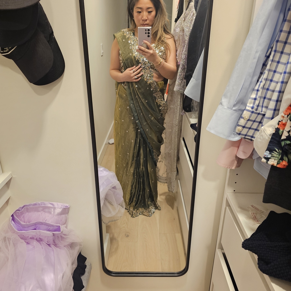 Lashkaraa Moss Green Embroidered Silk Saree - Picture 2 of 4